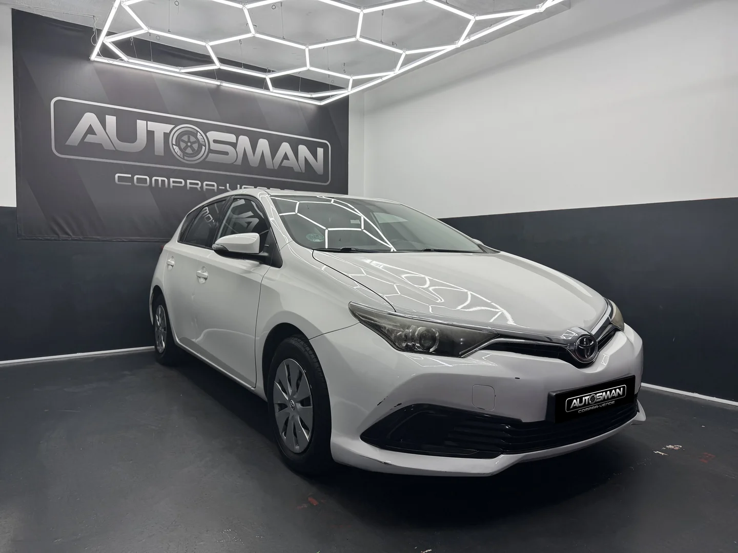 TOYOTA AURIS ACTIVE 2017 Diésel Blanco - Motor